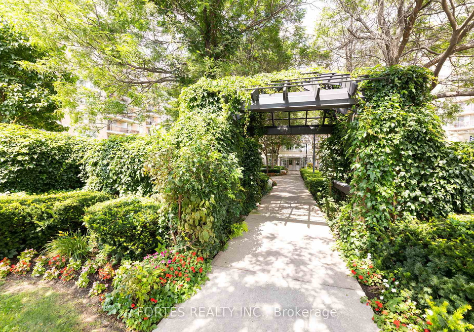 650-lawrence-avenue-w-toronto-ontario-c11904655