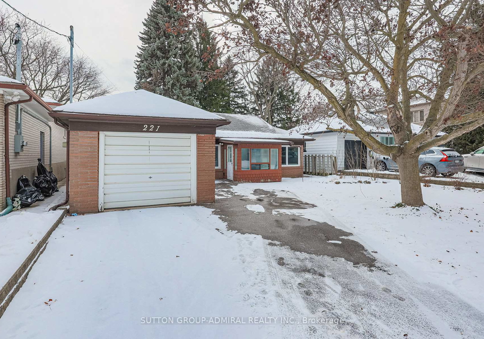 221-churchill-avenue-toronto-ontario-c11940849