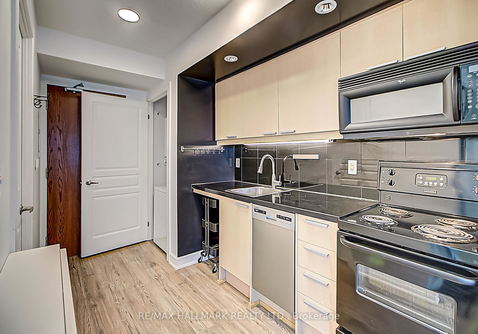 19-avondale-avenue-north-york-ontario-c11954855