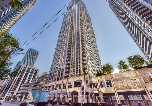 633-bay-street-toronto-c01-ontario-c11960650
