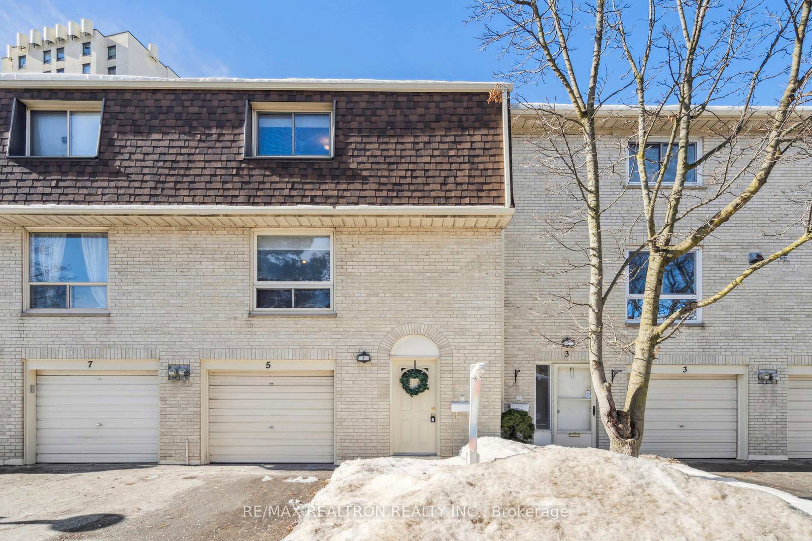 5-nebula-starway-north-york-ontario-c11987930