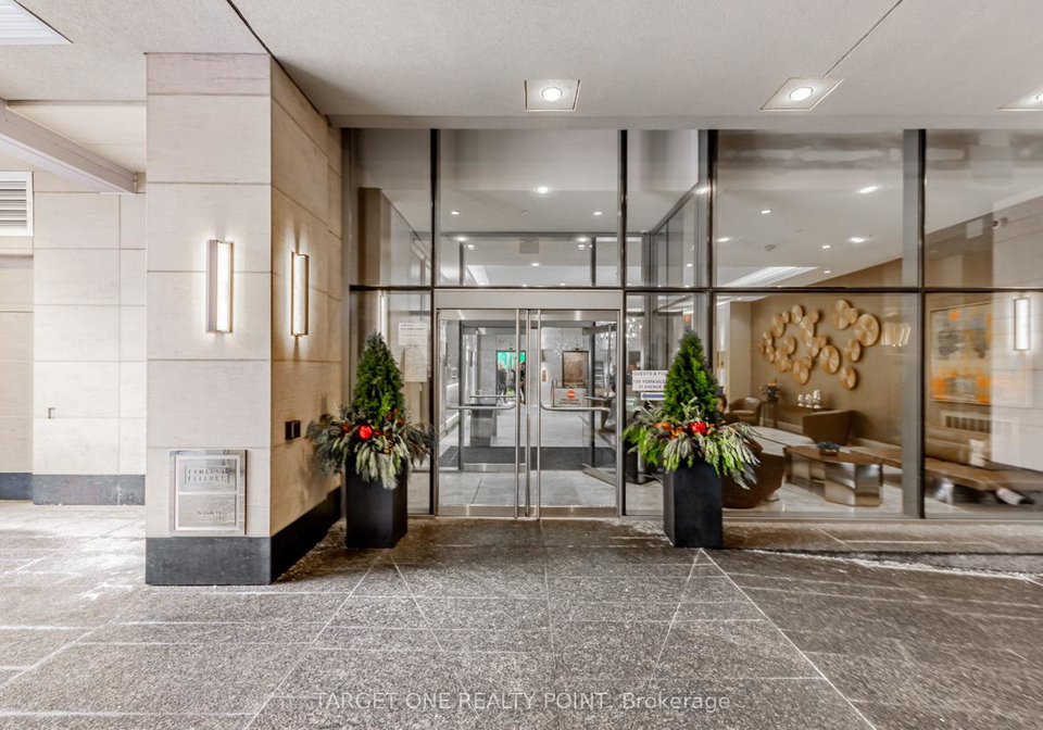 155-yorkville-avenue-toronto-ontario-c11994578