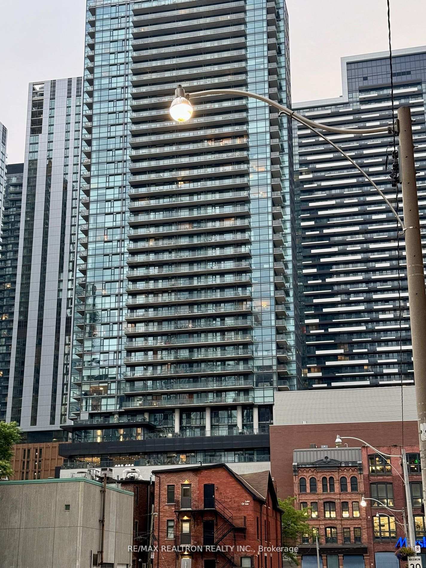 290-adelaide-street-w-toronto-ontario-c11996888