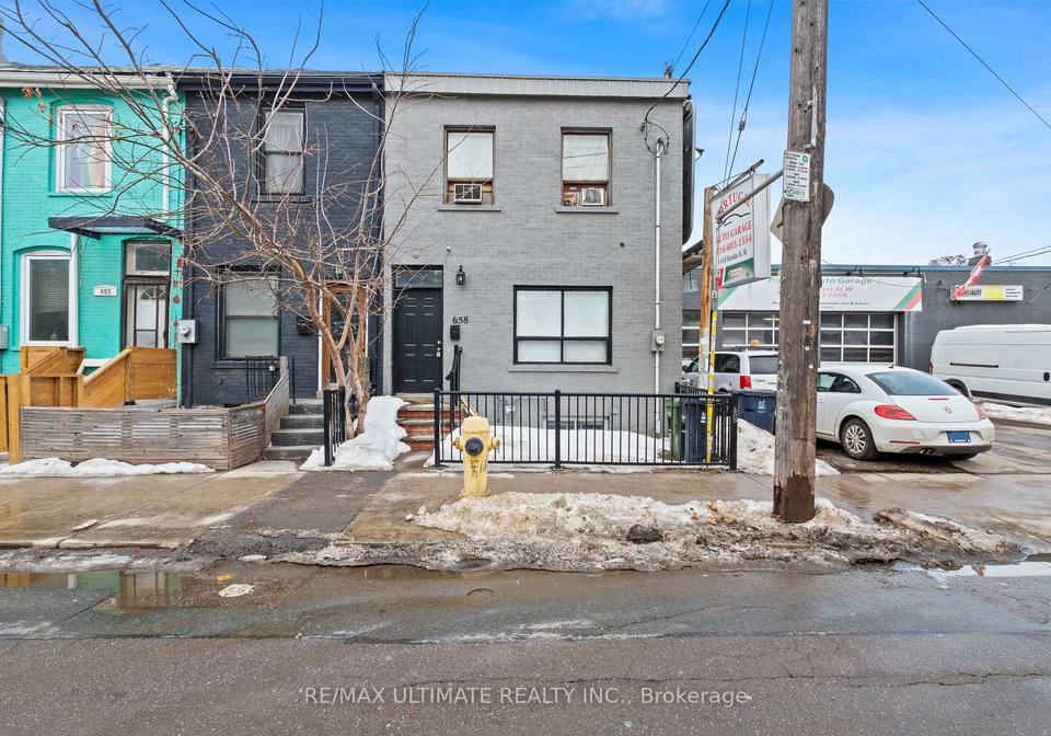658-dundas-street-w-toronto-ontario-c12000358