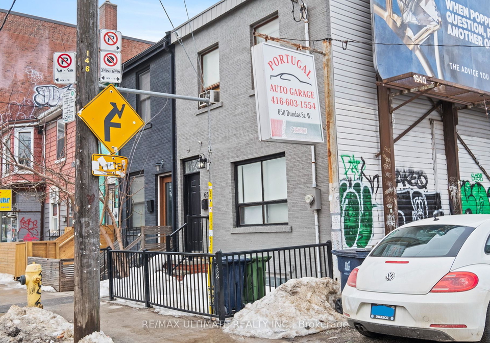 658-dundas-street-w-toronto-ontario-c12000358