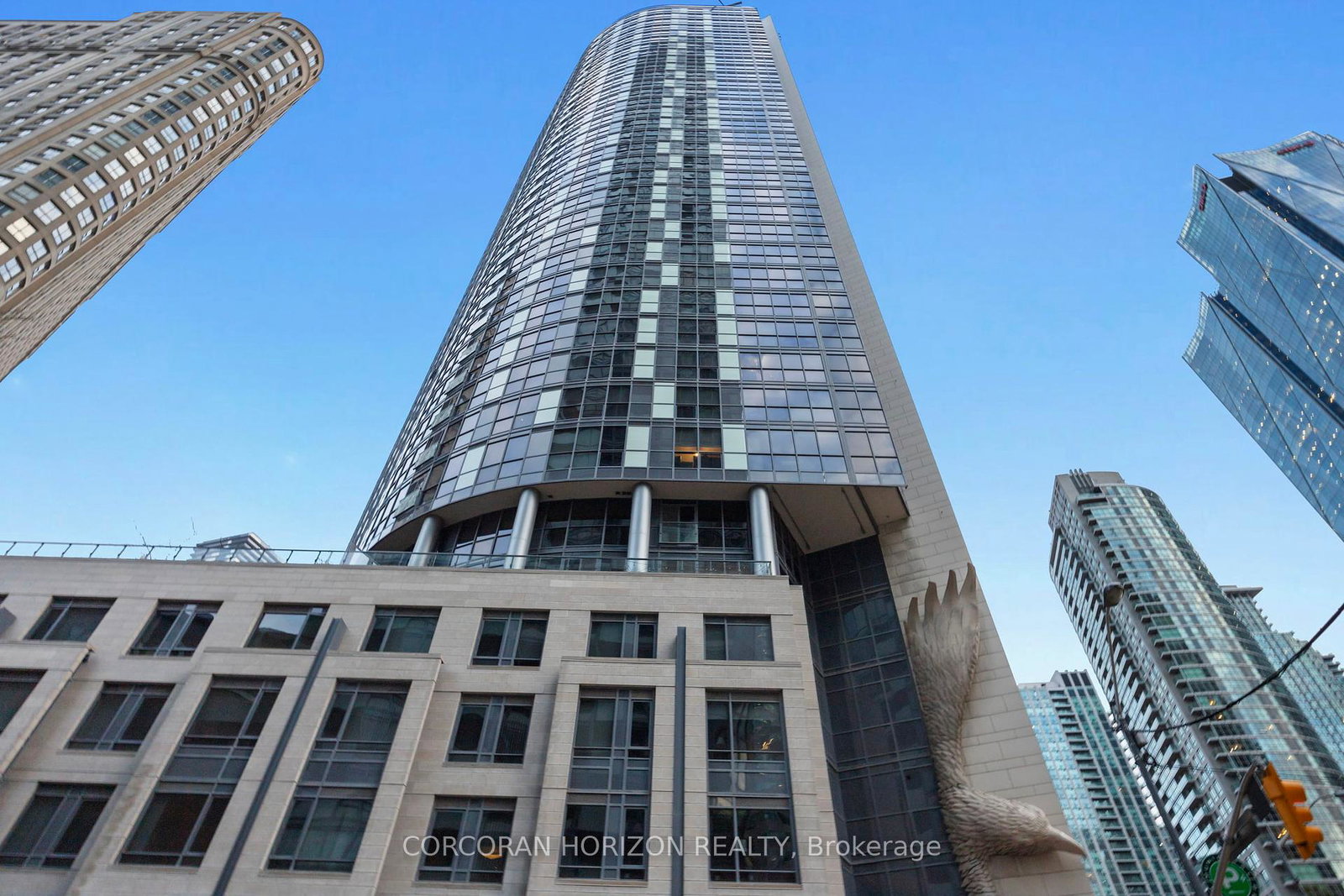 1-the-esplanade-toronto-ontario-c12001888