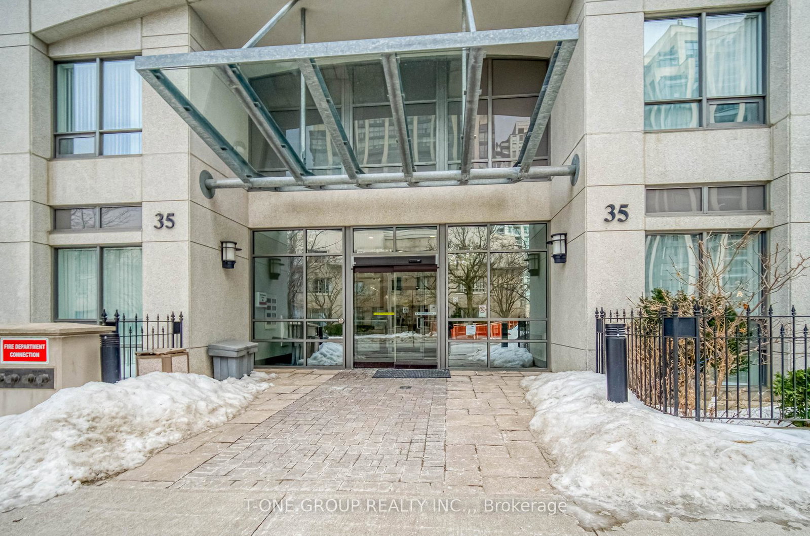 35-hollywood-avenue-north-york-ontario-c12004189