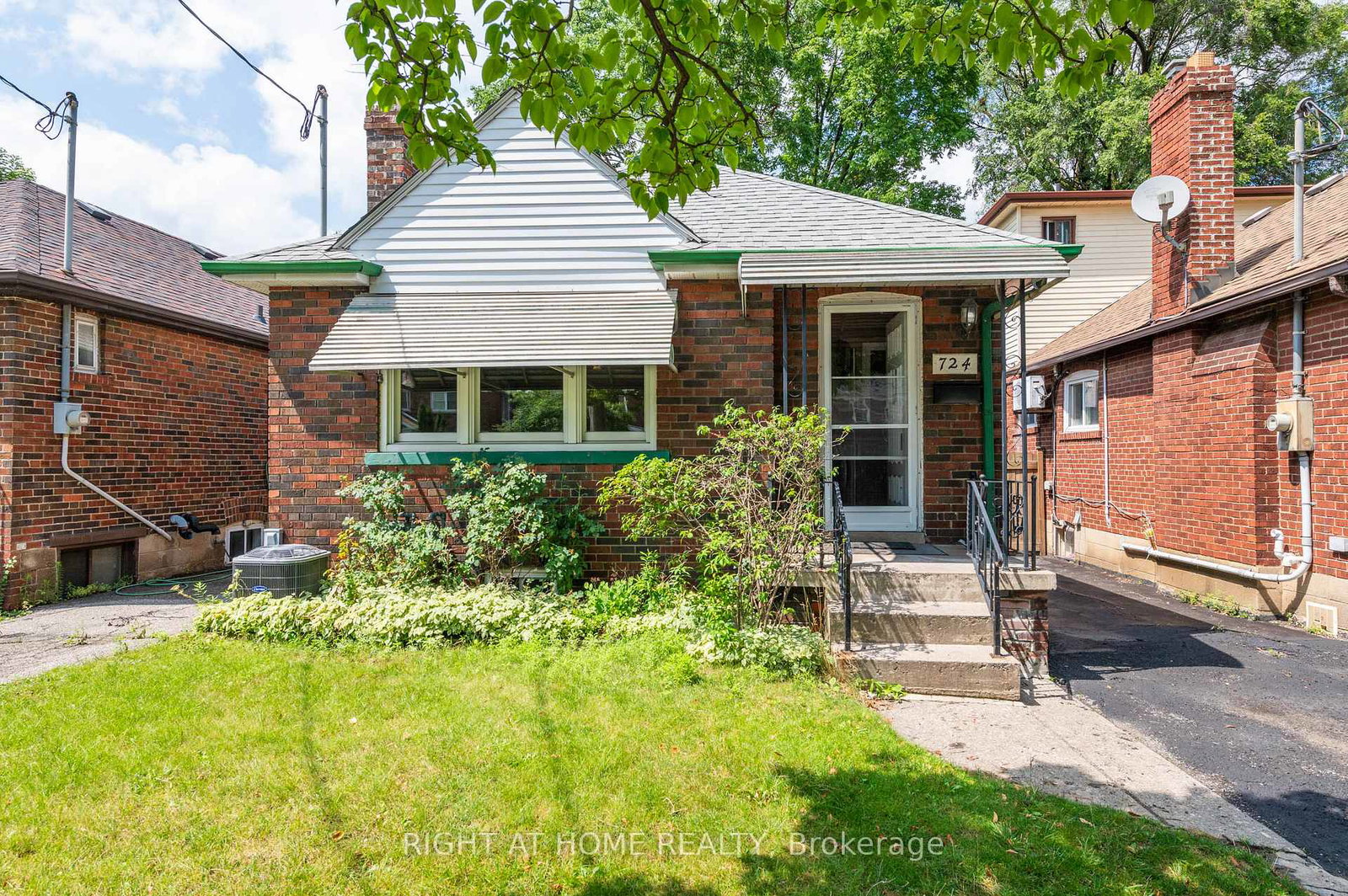 724-eglinton-avenue-e-east-york-ontario-c12021769