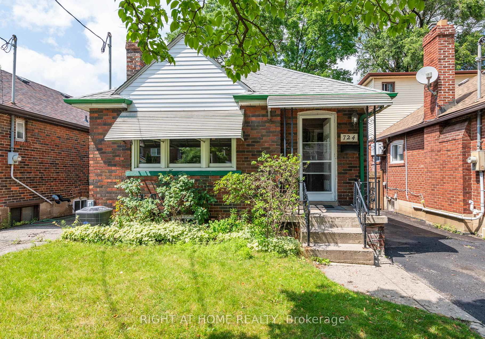 724-eglinton-avenue-e-east-york-ontario-c12021769