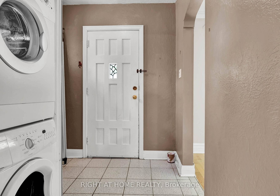 724-eglinton-avenue-e-east-york-ontario-c12021769