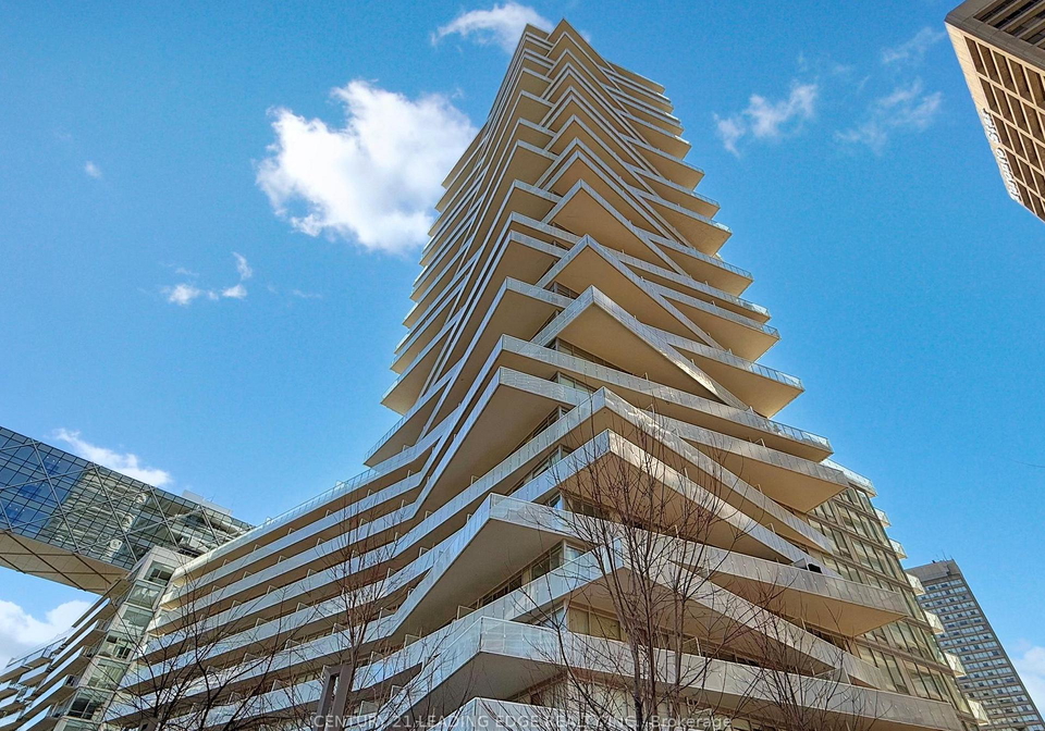 15-queens-quay-e-toronto-ontario-c12028627