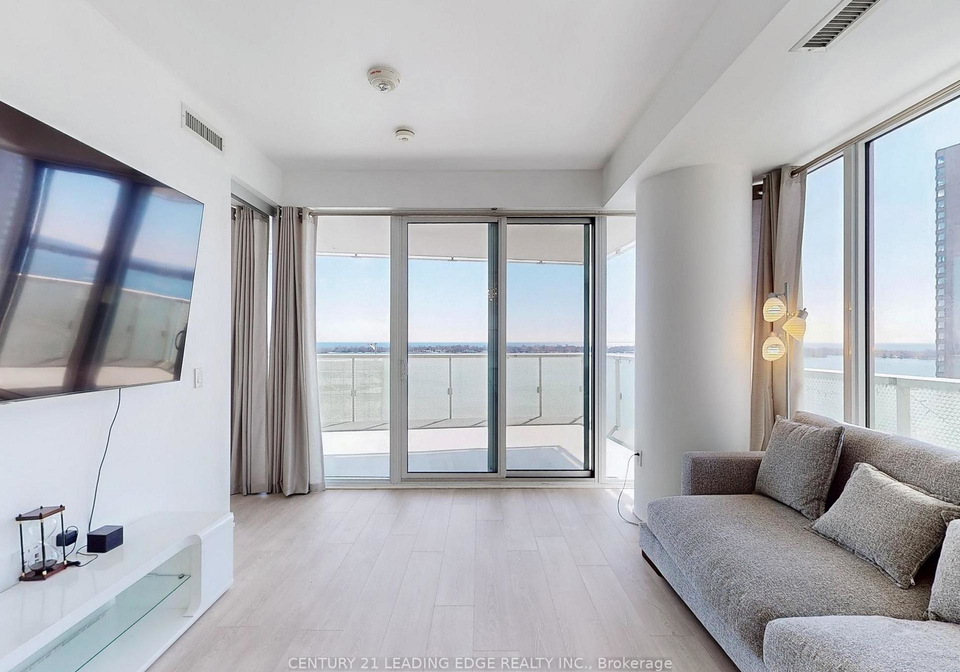 15-queens-quay-e-toronto-ontario-c12028627