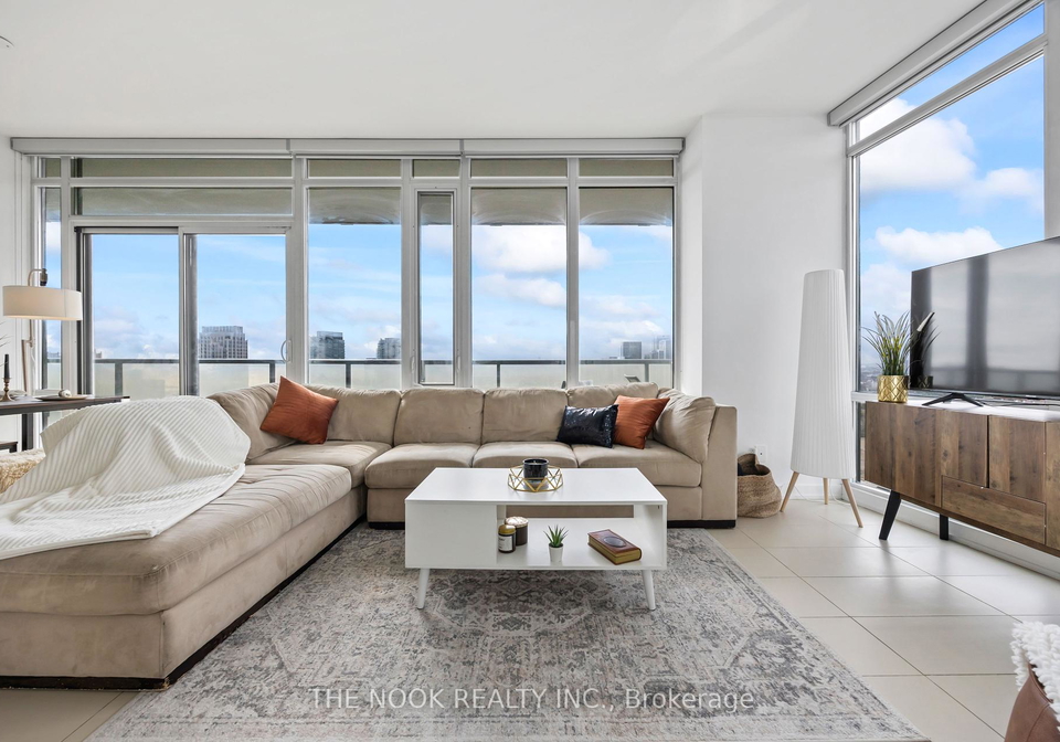 170-fort-york-boulevard-toronto-ontario-c12035478
