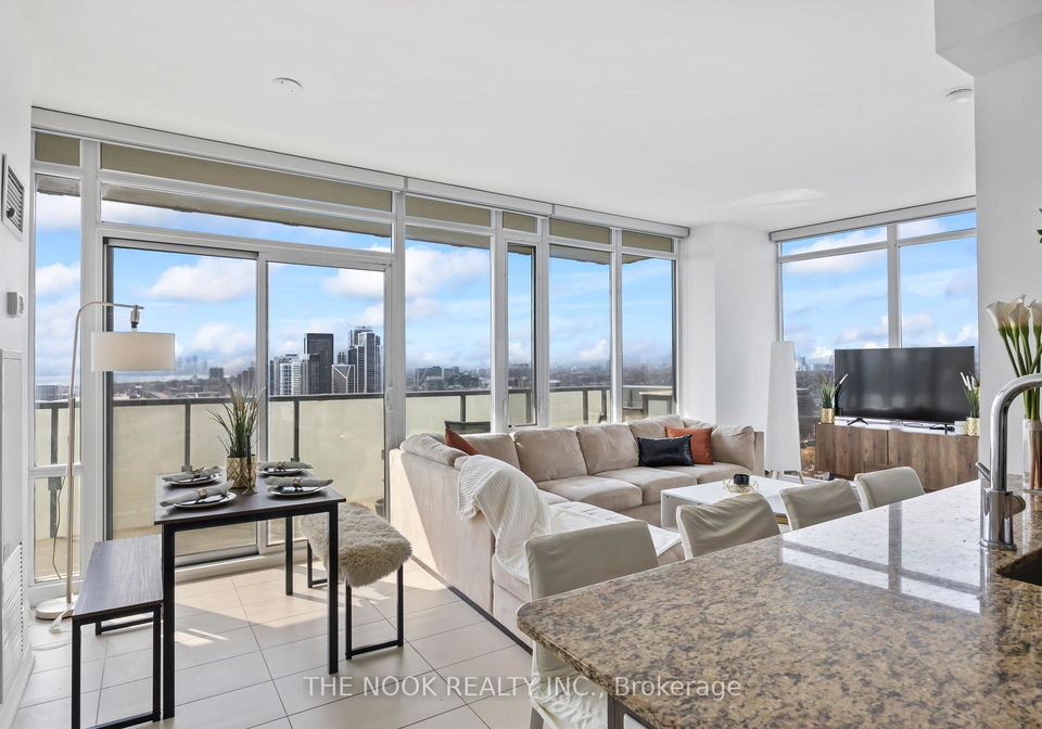 170-fort-york-boulevard-toronto-ontario-c12035478