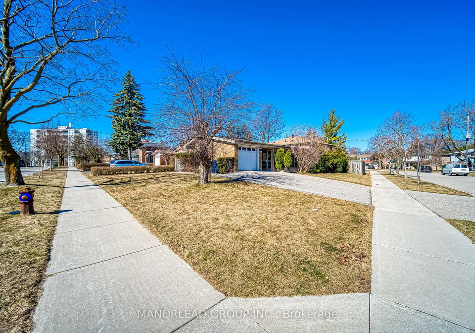 28-kingslake-road-north-york-ontario-c12035706