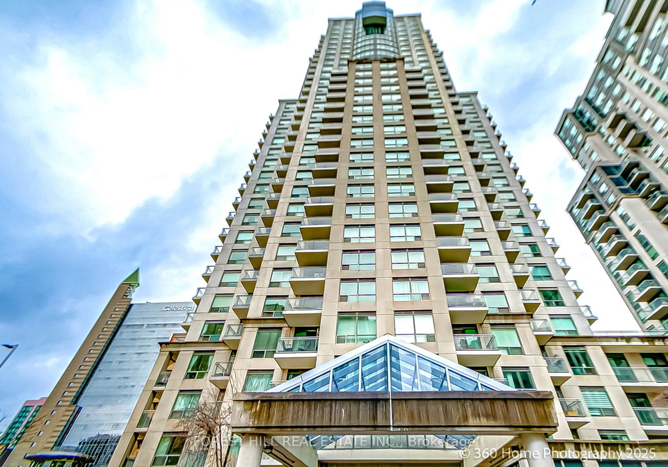 21-hillcrest-avenue-north-york-ontario-c12040724