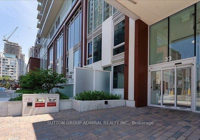 33-helendale-avenue-toronto-ontario-c12041353
