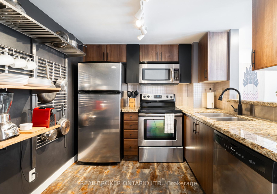 2-shaw-street-toronto-ontario-c12043881