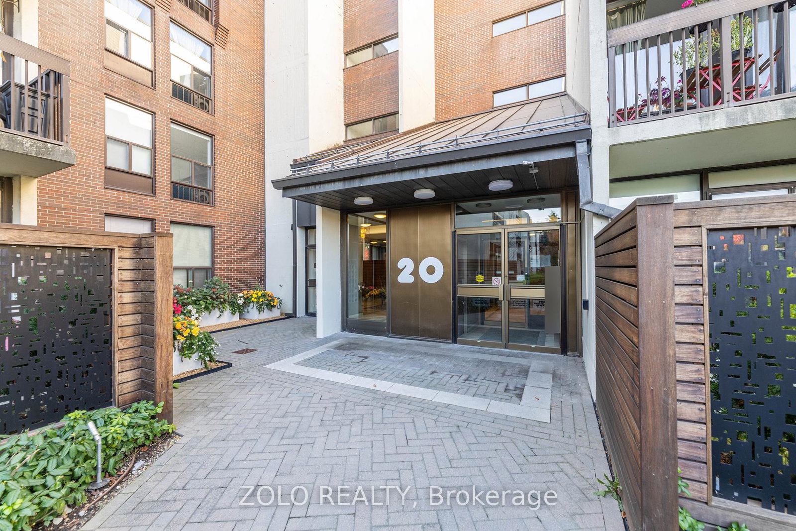 20-fashion-roseway-north-york-ontario-c12047829