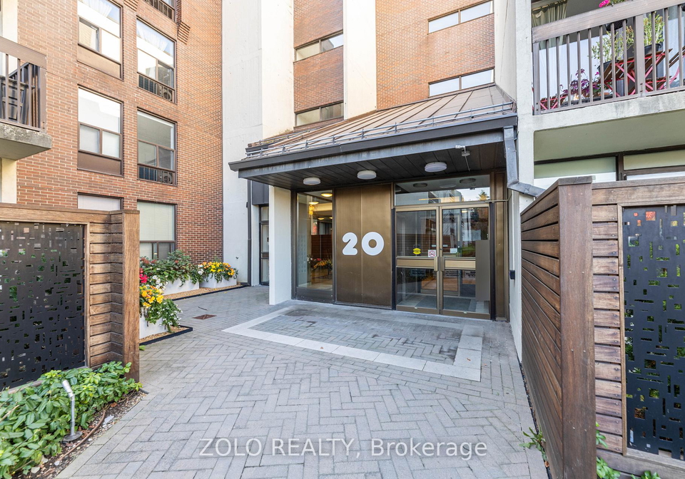 20-fashion-roseway-north-york-ontario-c12047829