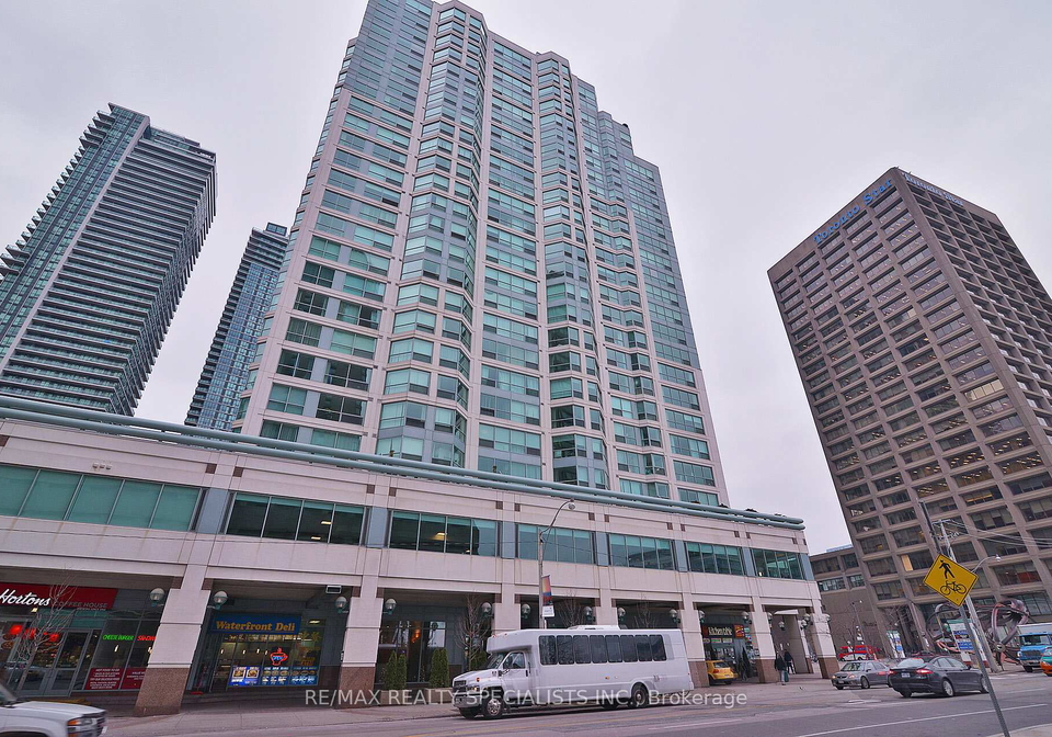 10-queens-quay-toronto-ontario-c12049410