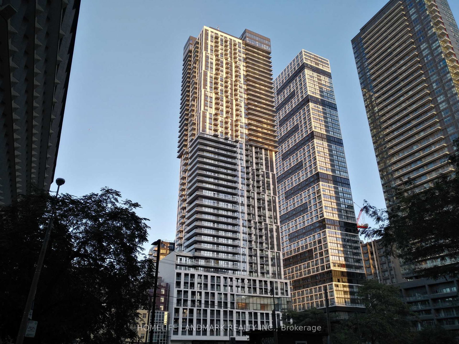 251-jarvis-street-toronto-ontario-c12053908
