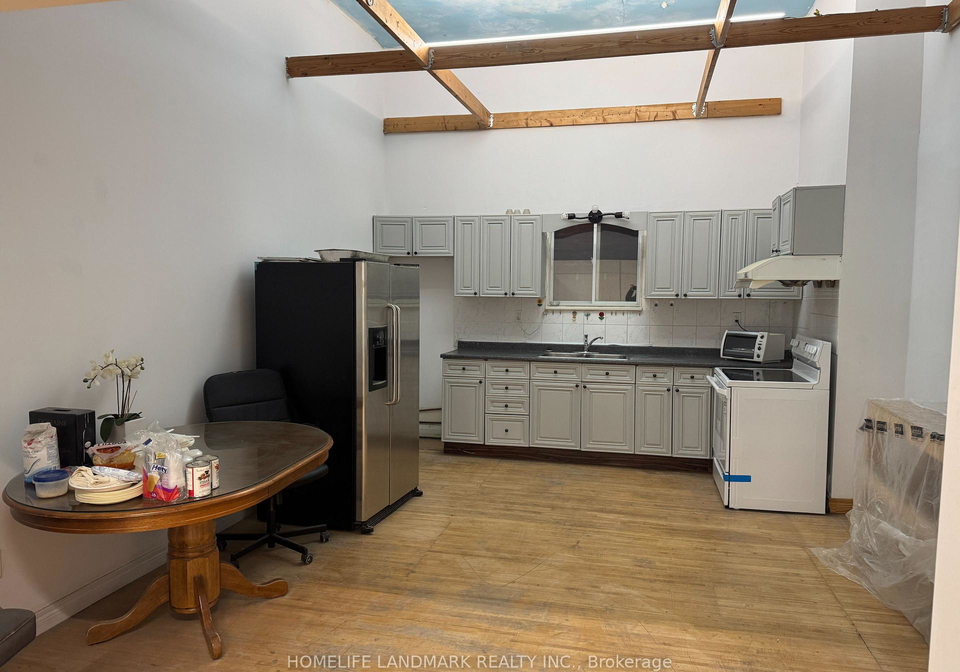 450-spadina-avenue-toronto-ontario-c12054254