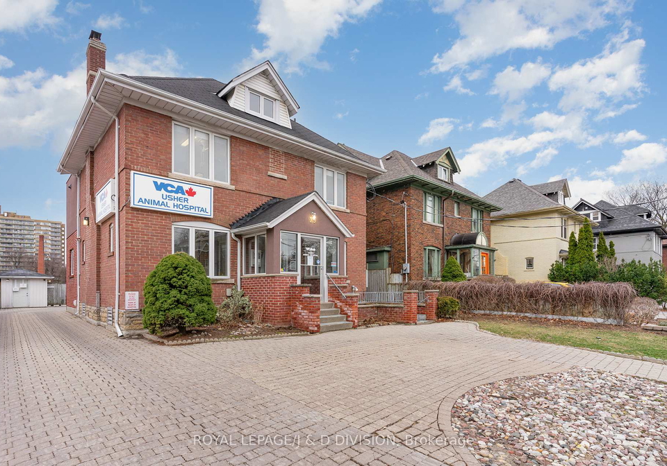 29-chaplin-crescent-toronto-ontario-c12054753