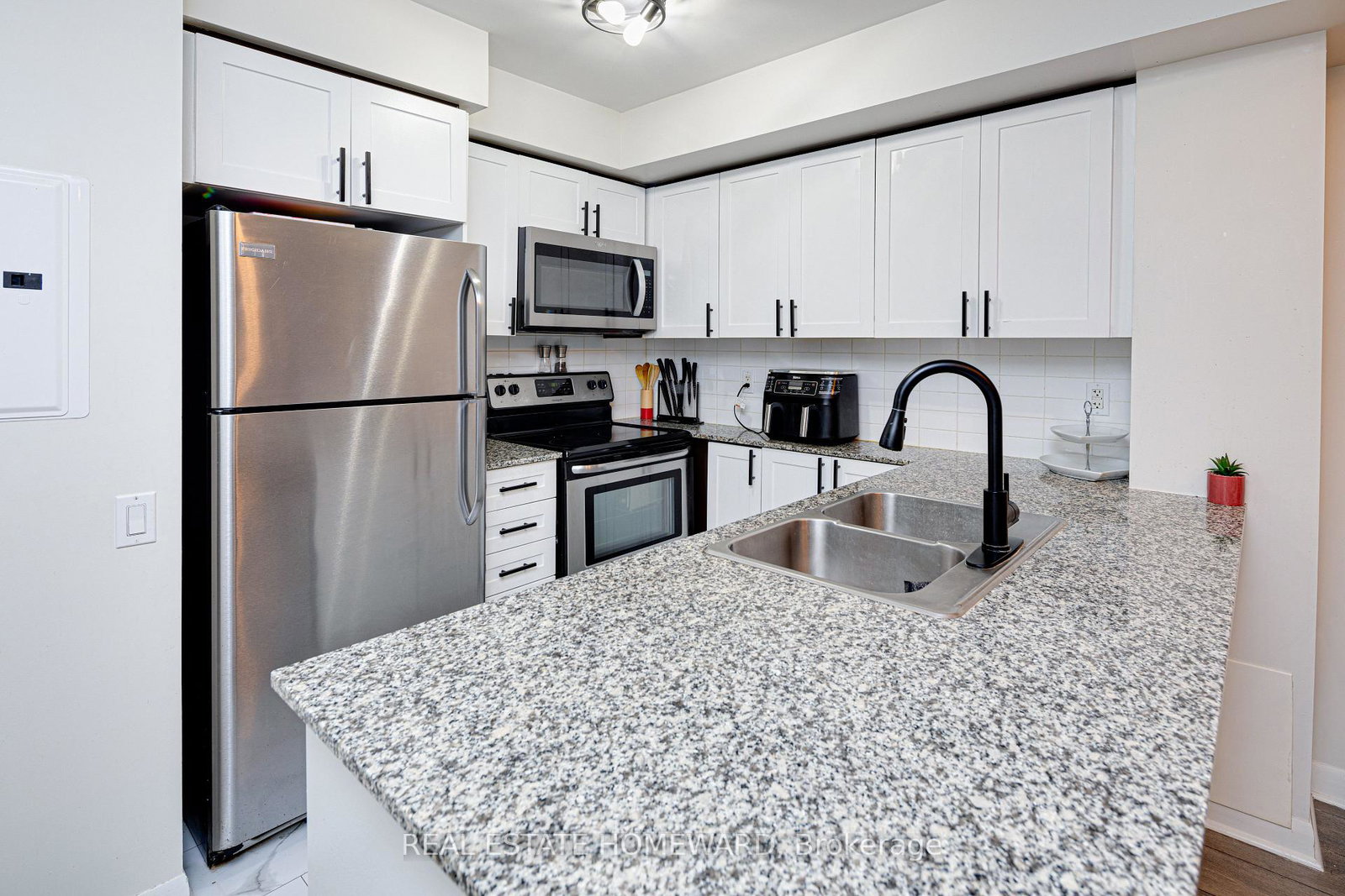 525-wilson-avenue-toronto-ontario-c12060532
