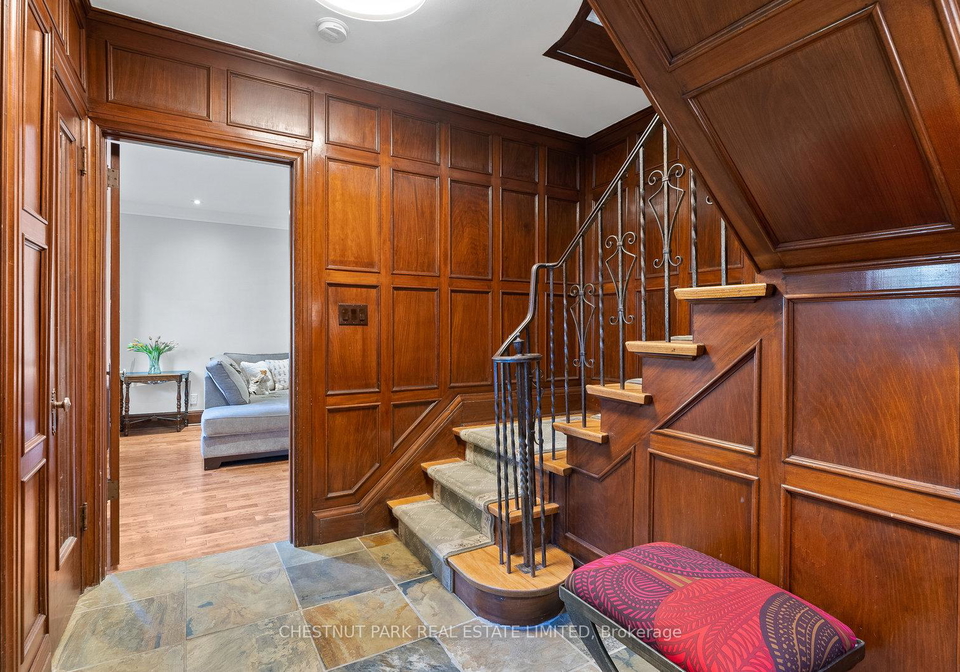 19-hillhurst-boulevard-toronto-ontario-c12067292