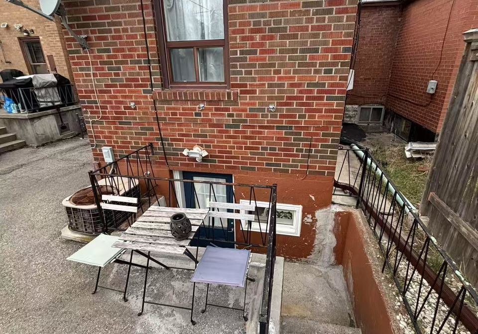 53-lanark-avenue-toronto-ontario-c12070447