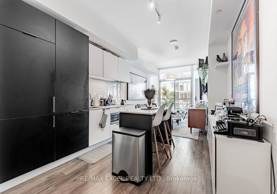 33-helendale-avenue-toronto-ontario-c12070878