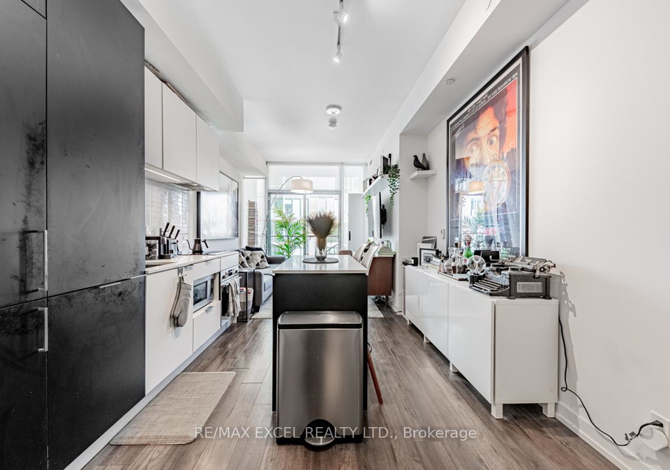 33-helendale-avenue-toronto-ontario-c12070878