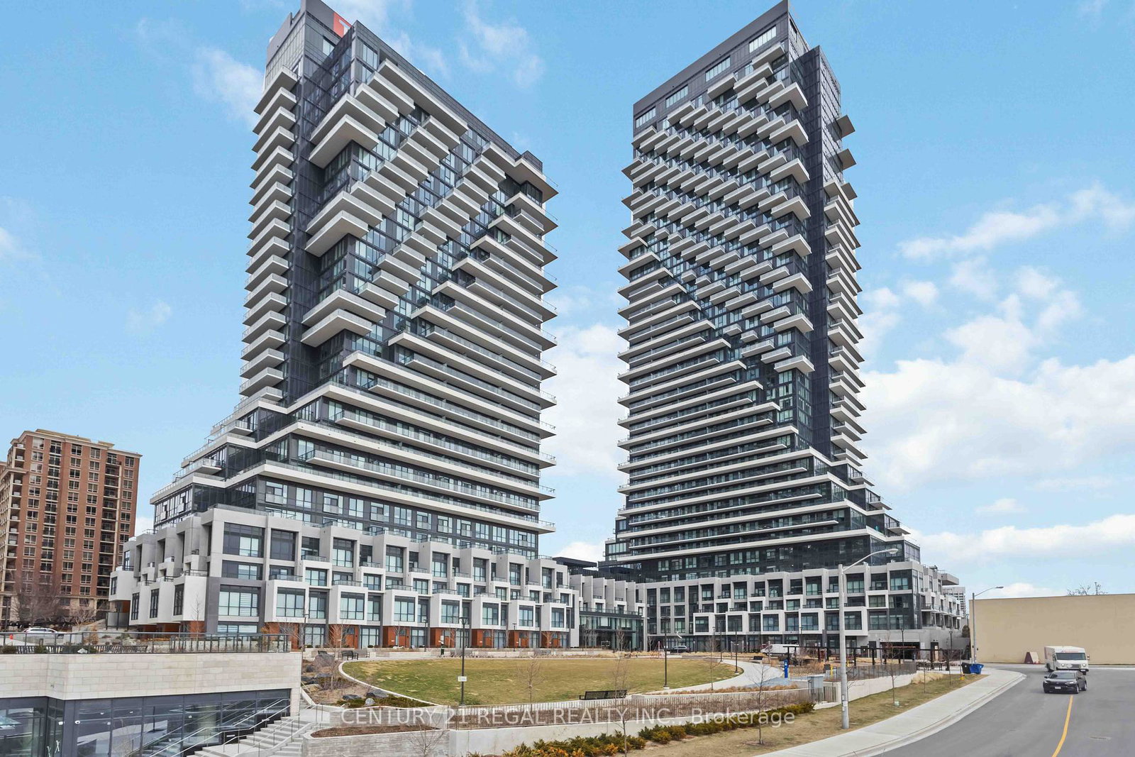 30-inn-on-the-park-drive-north-york-ontario-c12075283