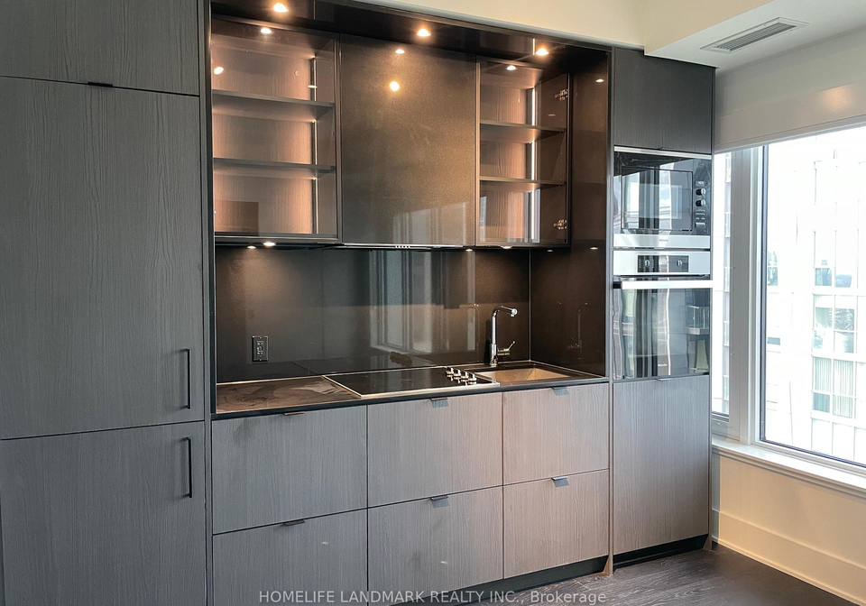 11-yorkville-avenue-toronto-ontario-c12076456