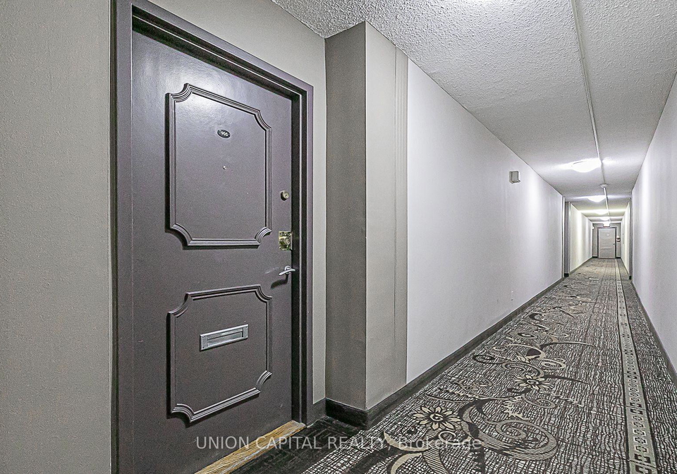 5-parkway-forest-drive-north-york-ontario-c12080136