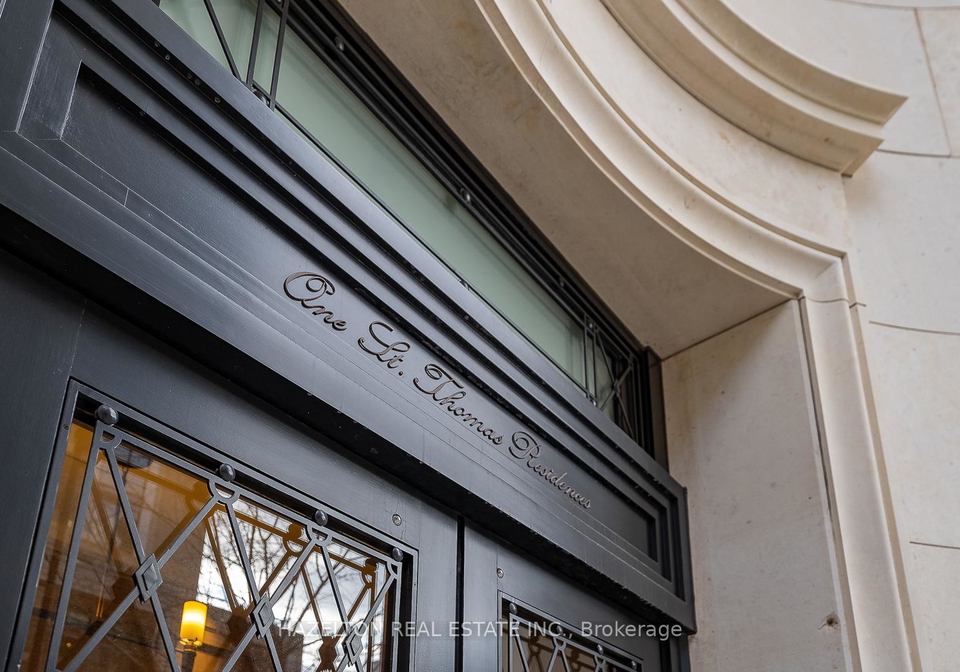 1-st-thomas-street-toronto-ontario-c12081341