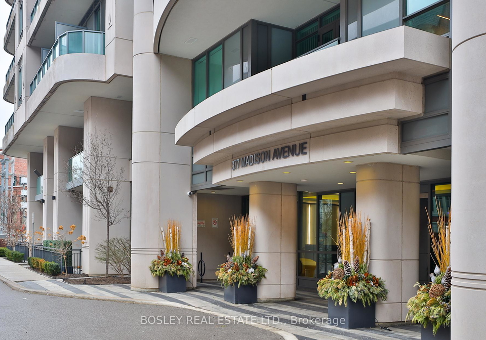 377-madison-avenue-toronto-ontario-c12081510