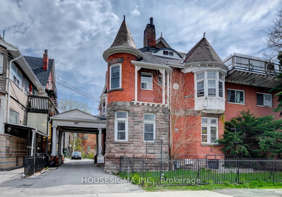 661-huron-street-toronto-ontario-c12086261