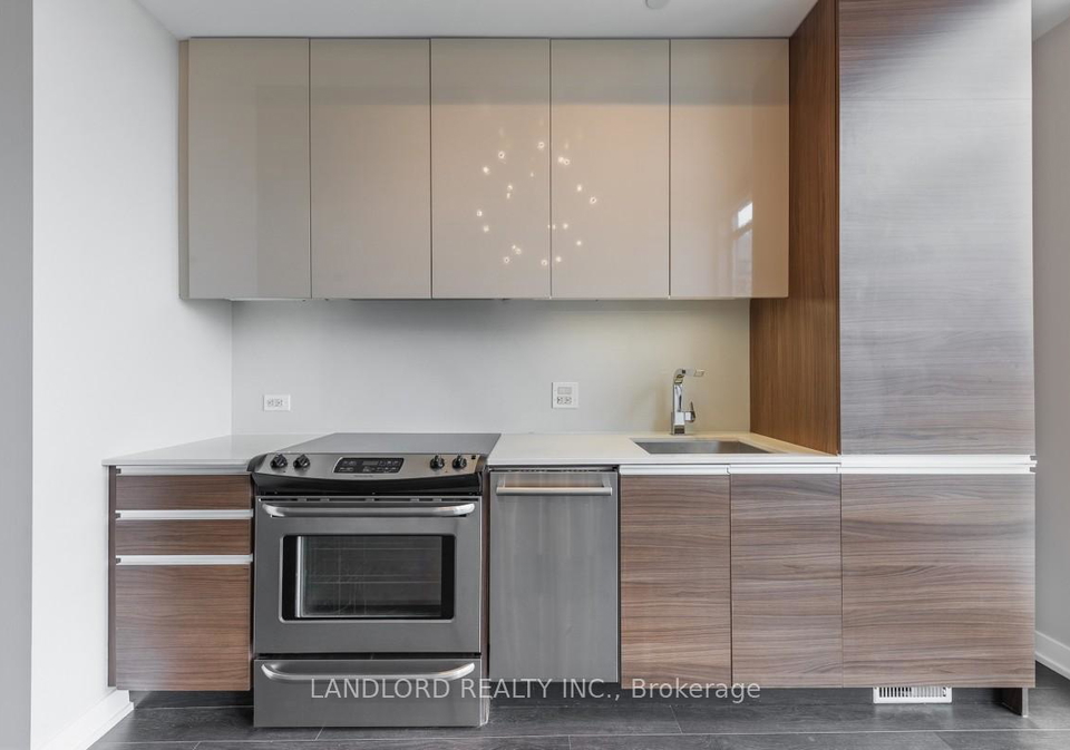8-gladstone-avenue-toronto-ontario-c12086965