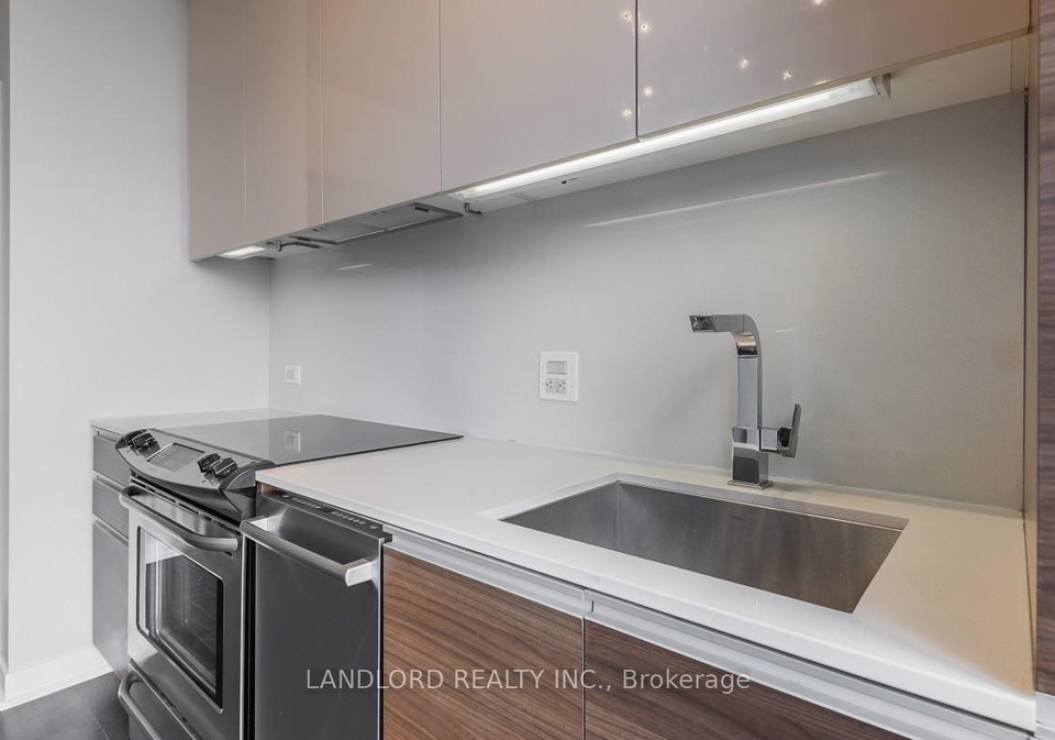 8-gladstone-avenue-toronto-ontario-c12086965