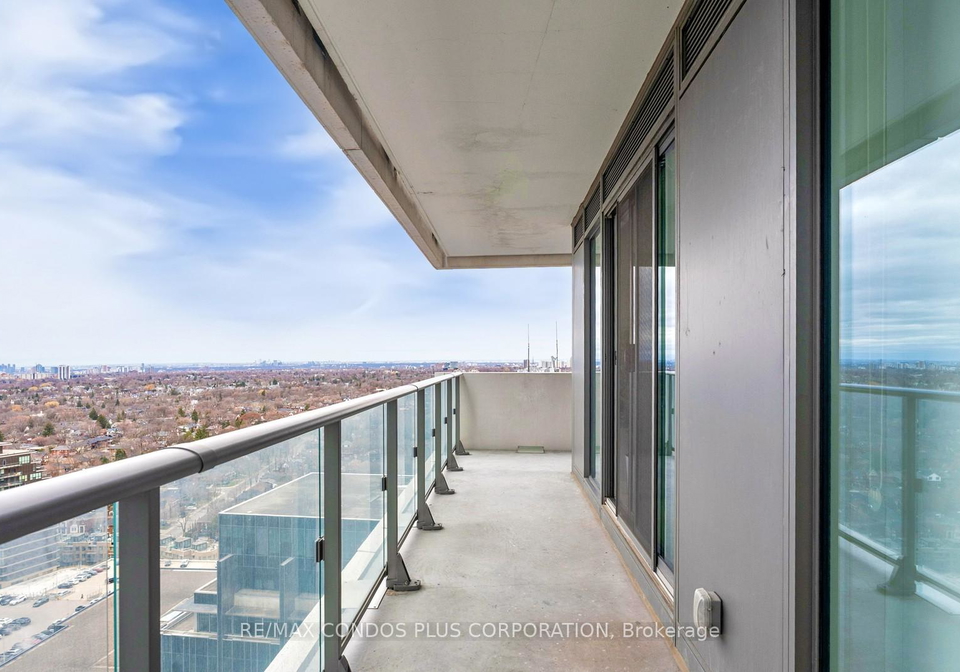 2221-yonge-street-toronto-ontario-c12090262