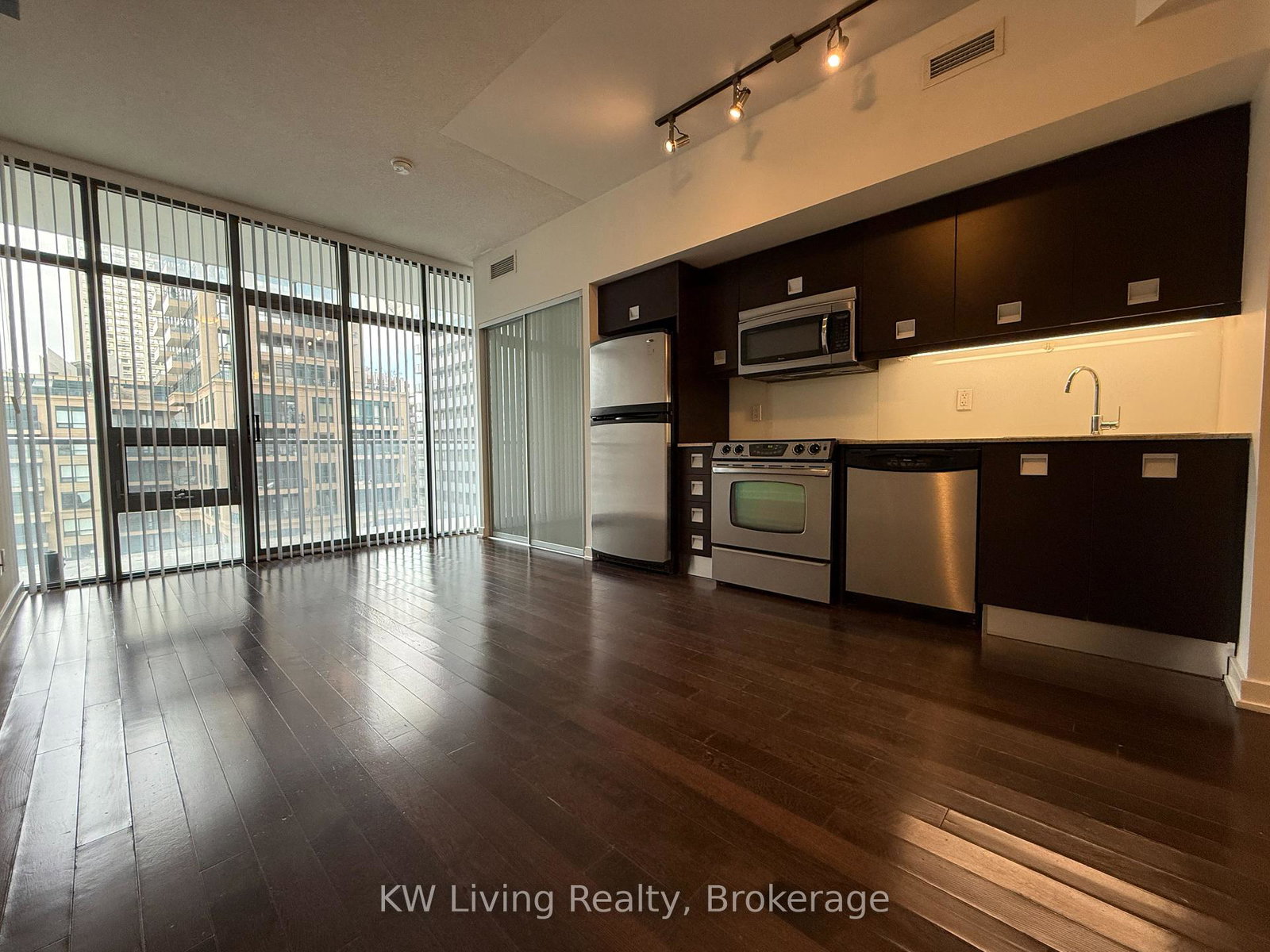 33-charles-street-e-toronto-ontario-c12090563