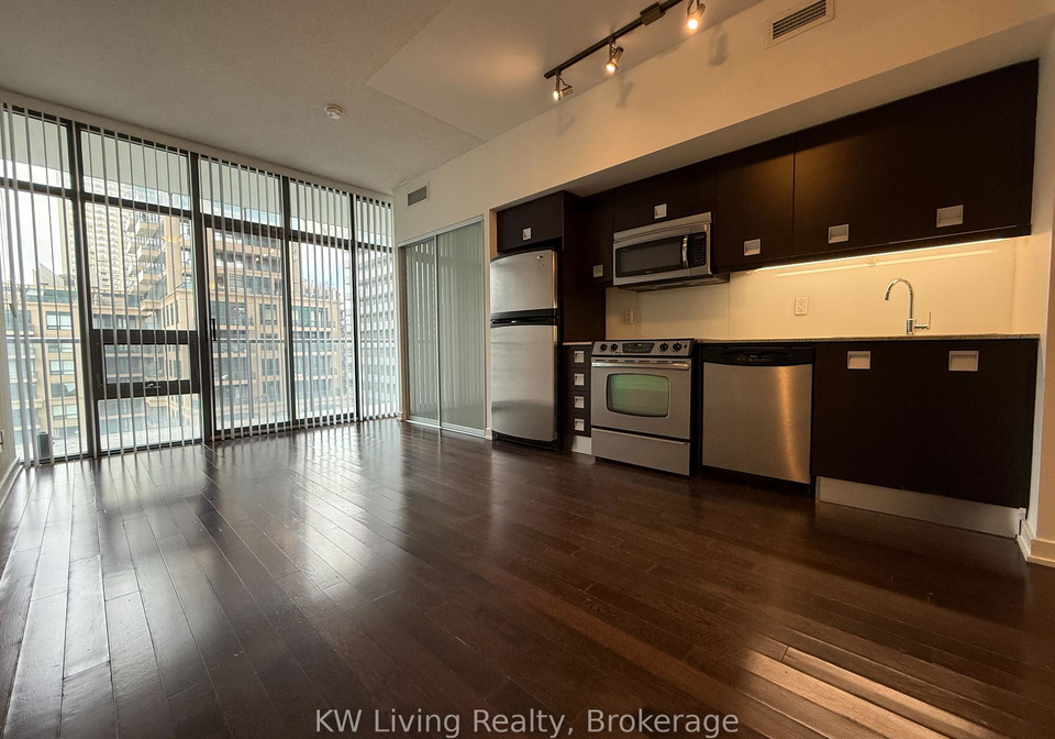 33-charles-street-e-toronto-ontario-c12090563