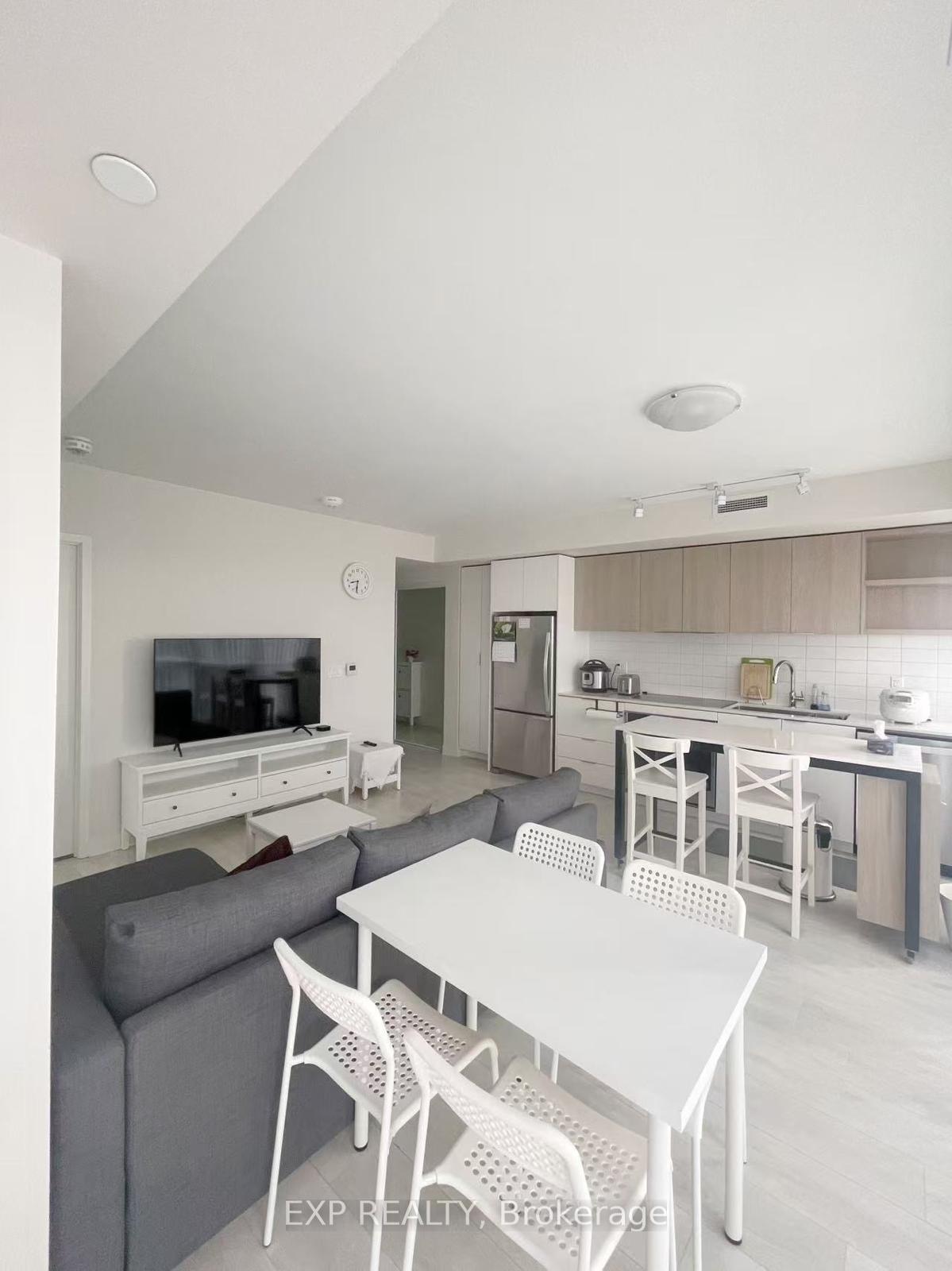 6-sonic-way-east-york-ontario-c12093223