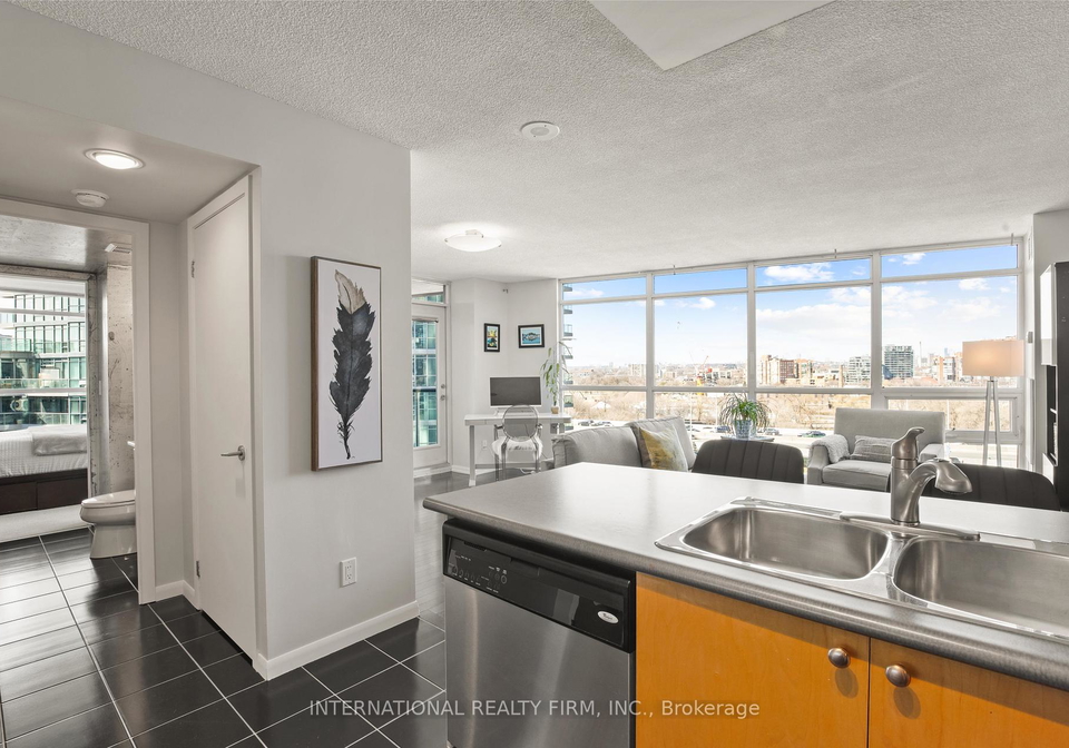 219-fort-york-boulevard-toronto-ontario-c12093373