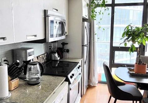 33-charles-street-e-toronto-ontario-c12093397