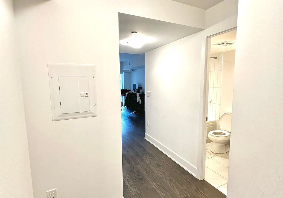 955-bay-street-toronto-ontario-c12093430