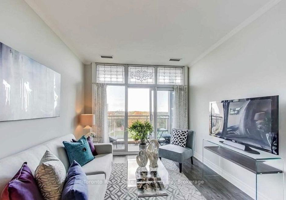 1-leaside-park-drive-east-york-ontario-c12097282