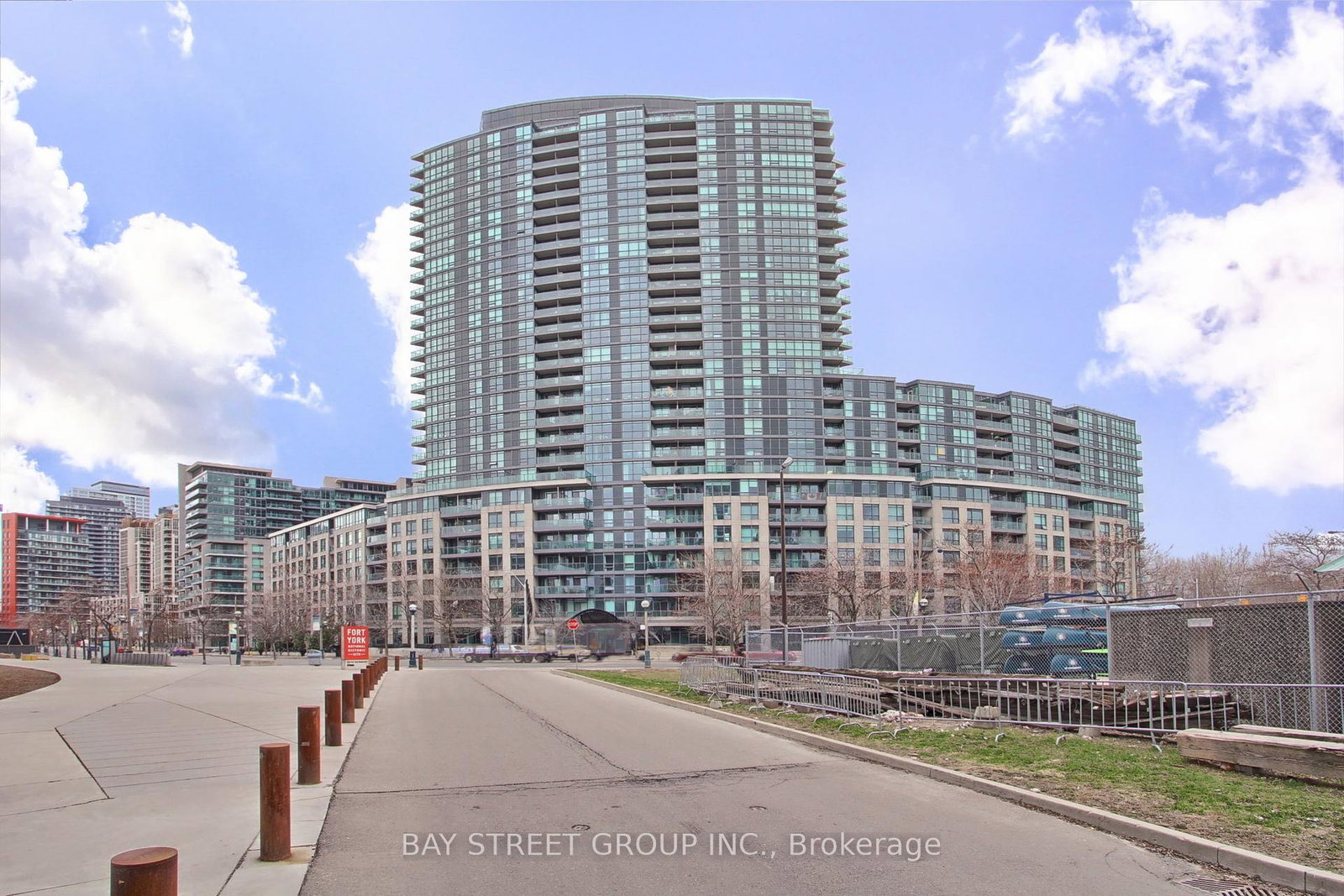 231-fort-york-boulevard-toronto-ontario-c12100476